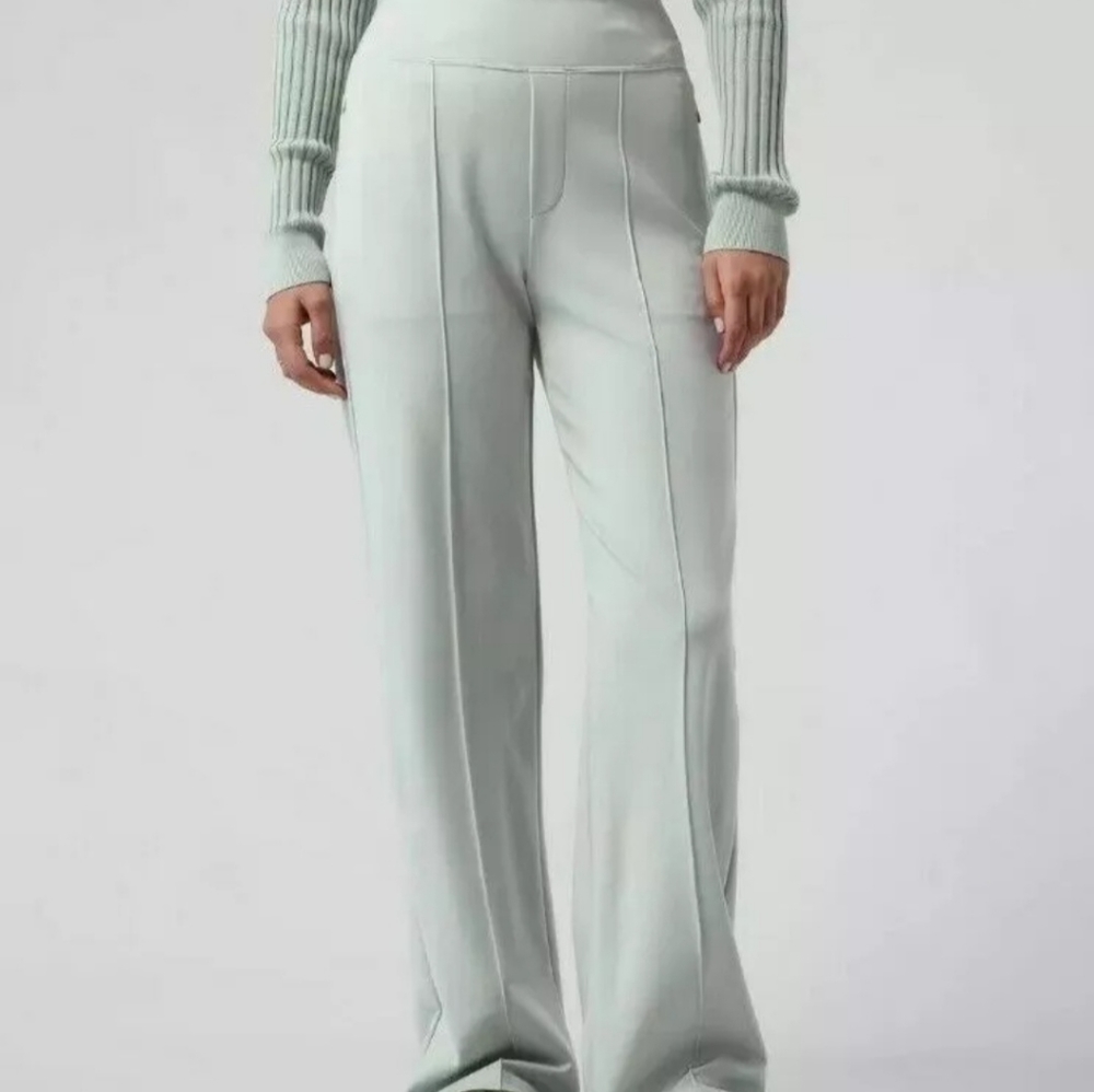 Athleta Eastbound Wide Pant Coast Gray Size 6